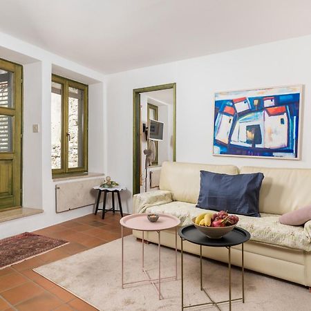 Dei Fiori Apartments ロヴィニ エクステリア 写真