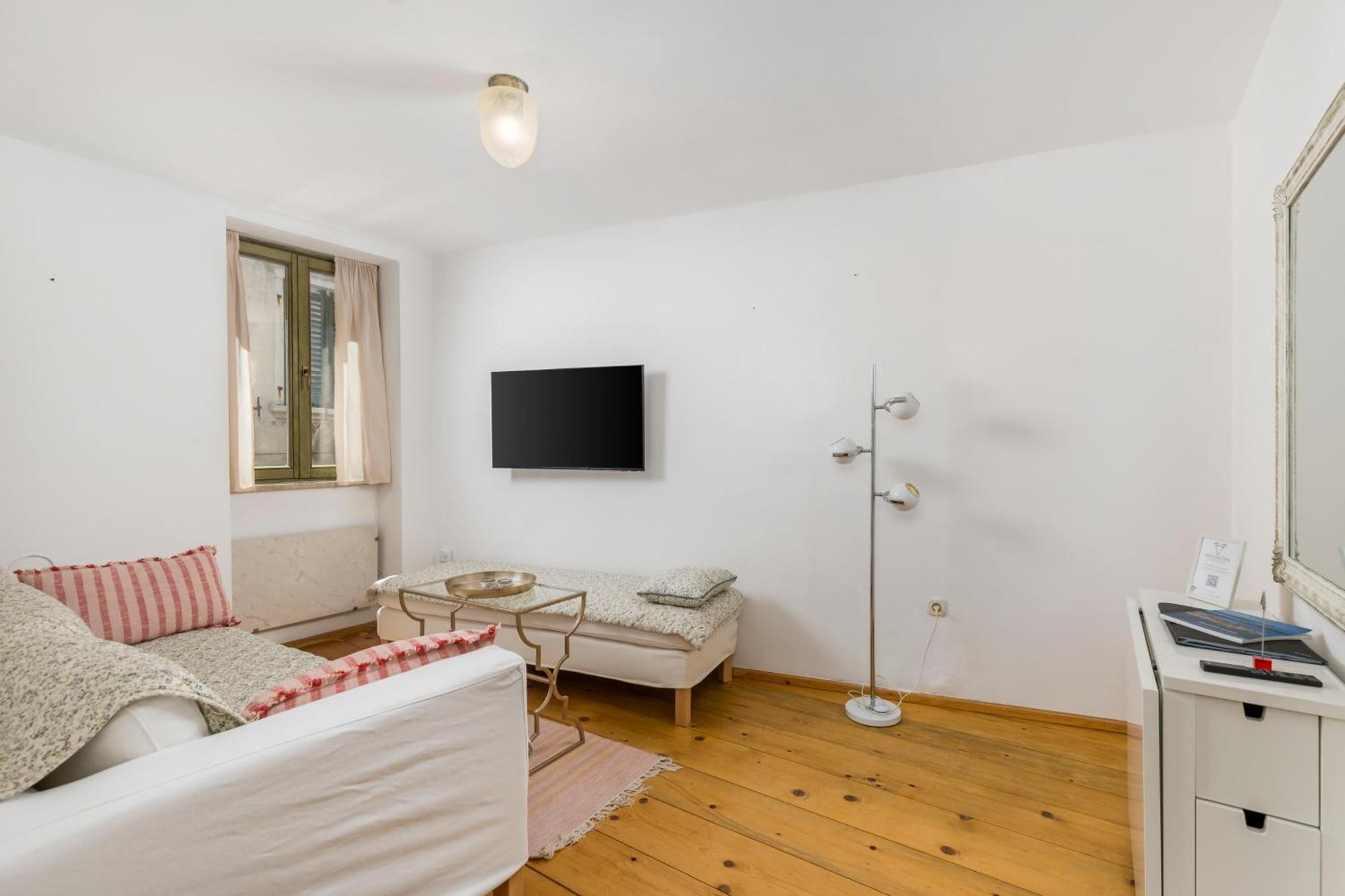 Dei Fiori Apartments ロヴィニ エクステリア 写真