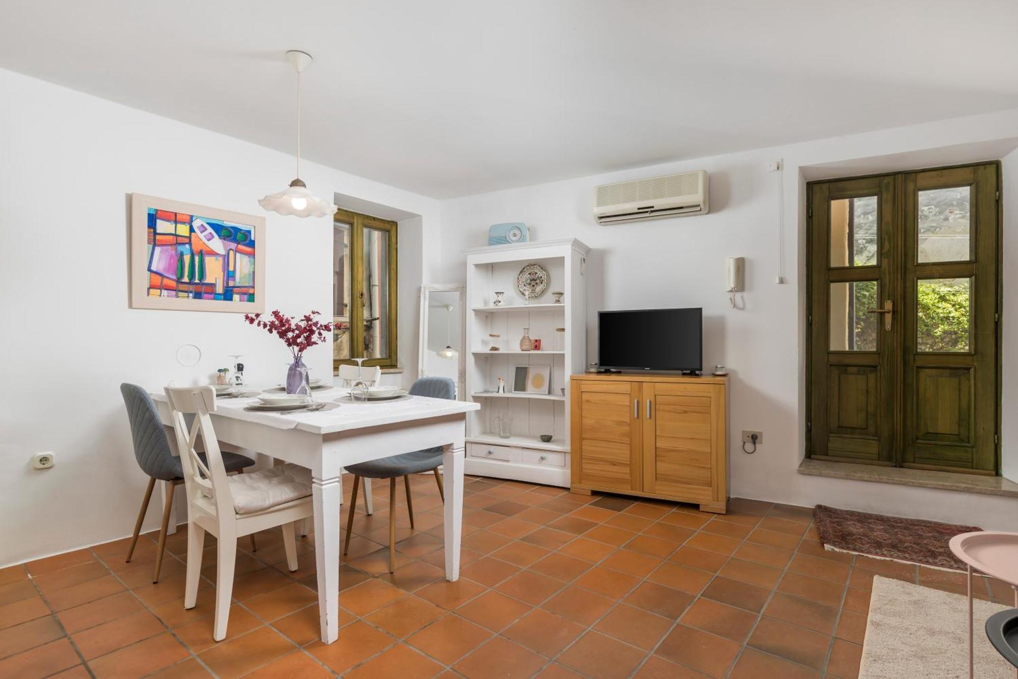 Dei Fiori Apartments ロヴィニ エクステリア 写真
