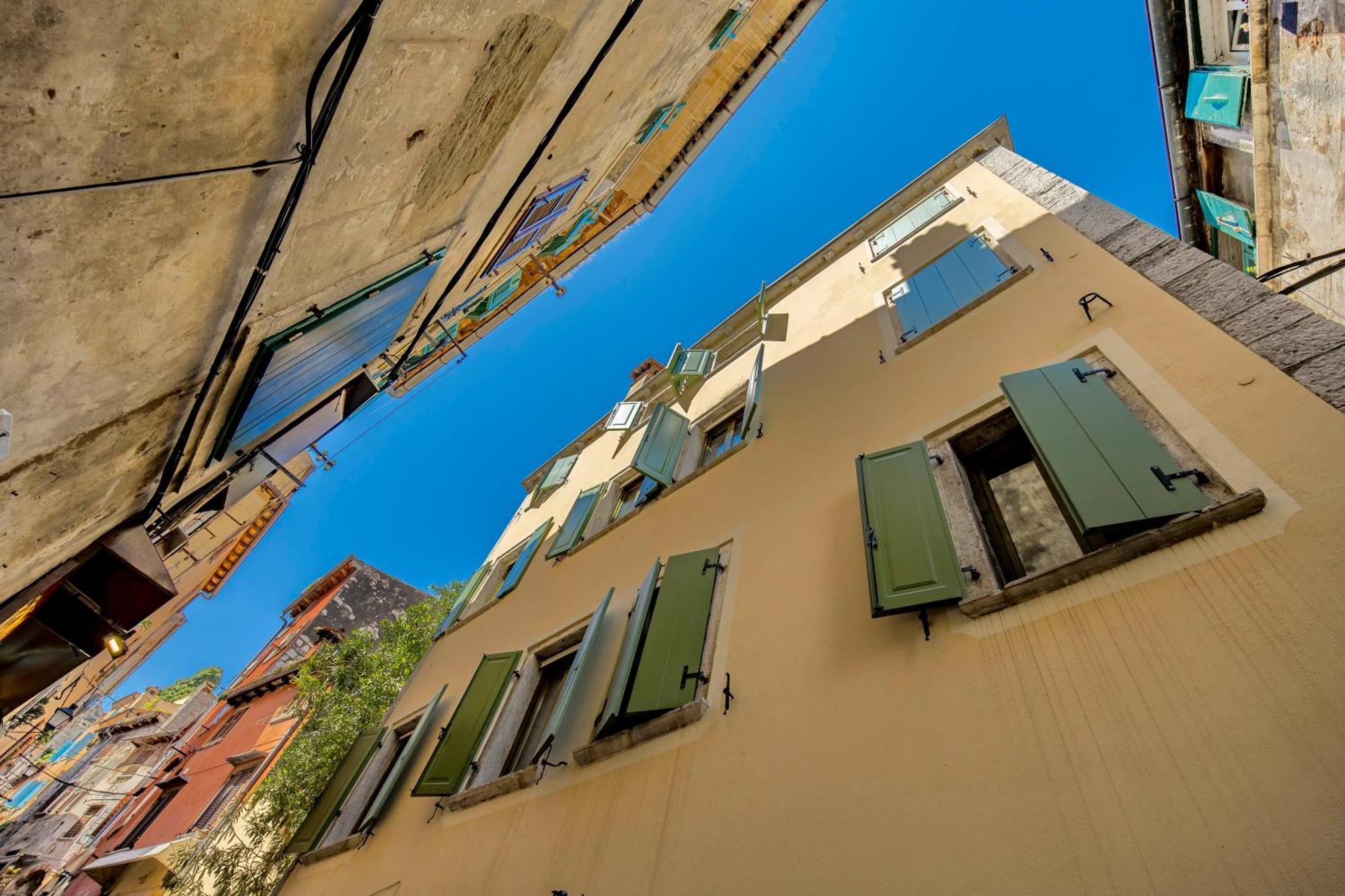 Dei Fiori Apartments ロヴィニ エクステリア 写真